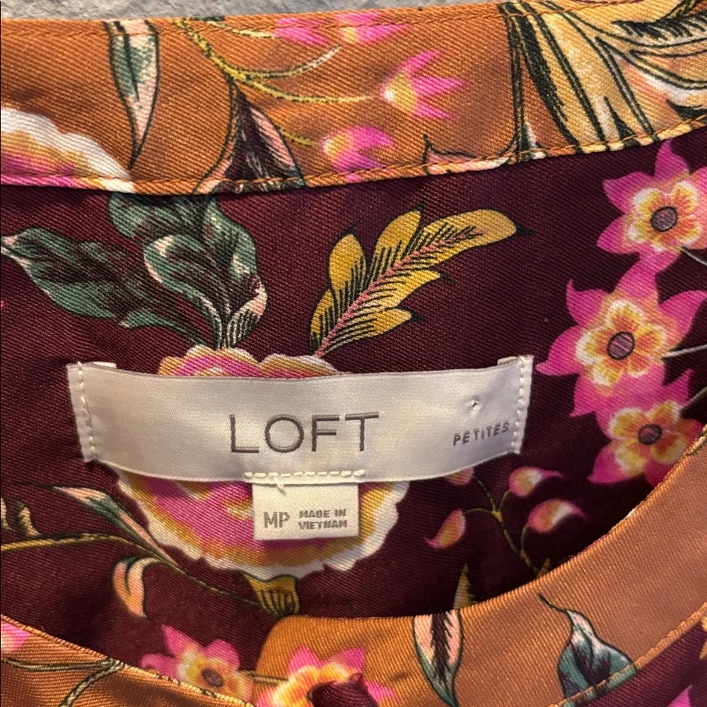 LOFT Shabby Chic Floral Henley Blouse Top Fall Sateen Women’s Petite Medium